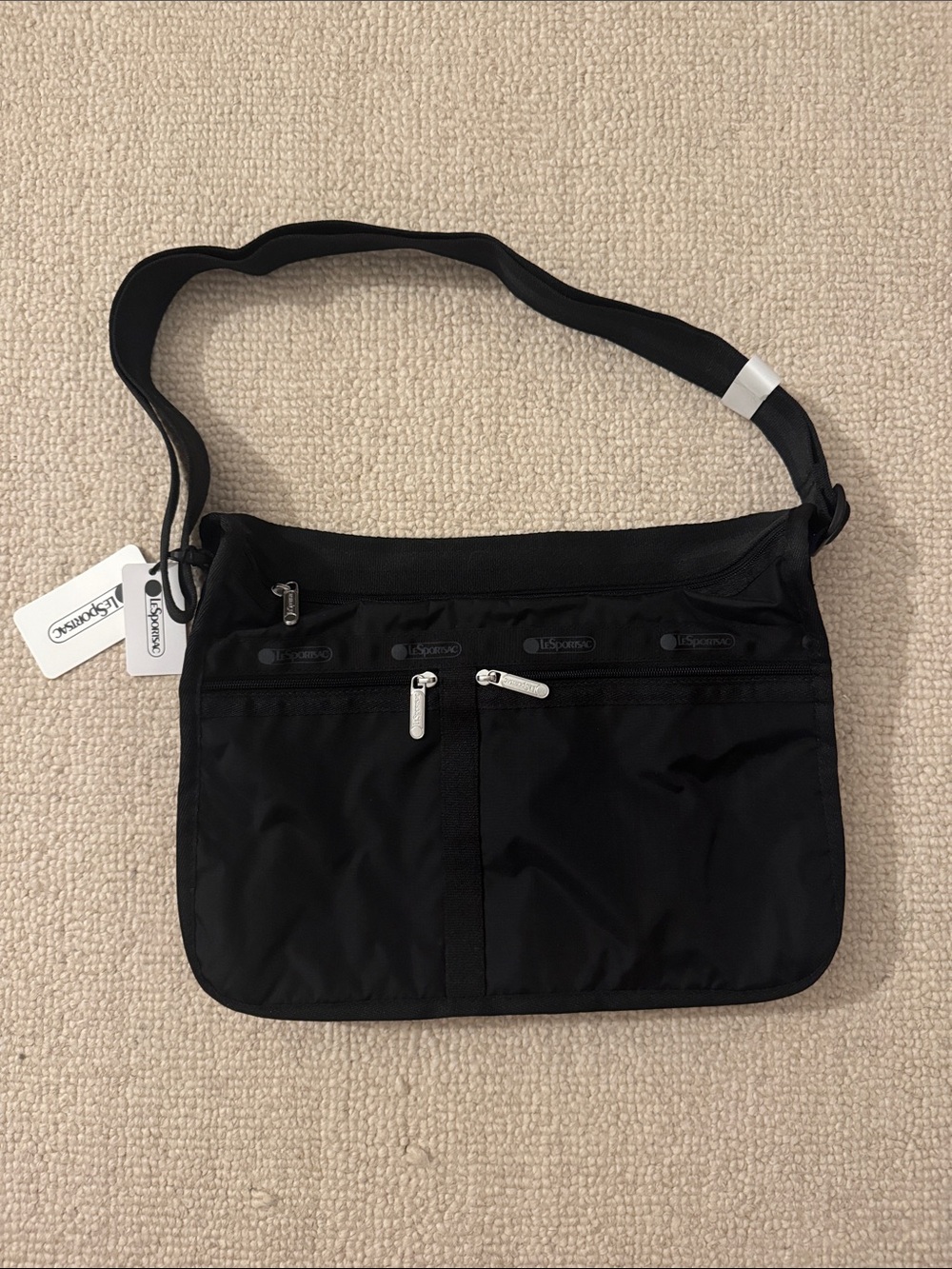 NWT Lesportsac Black deluxe everyday bag